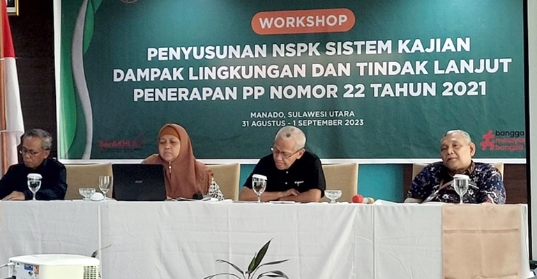 Prof. Hefni Effendi Presented Draft Environmental Assessment Standards to Environmental Service Staff throughout Sulawesi